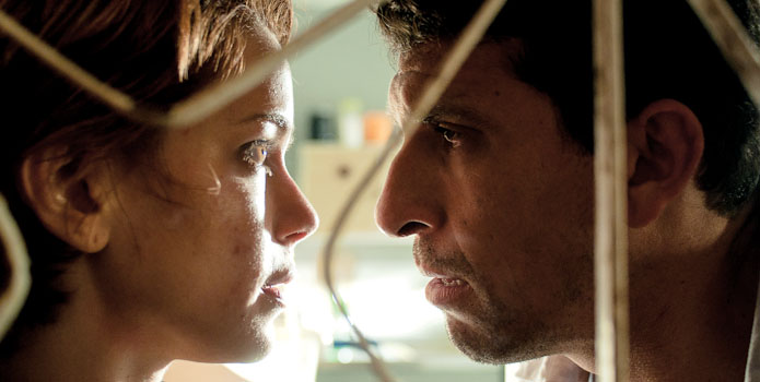 o-lobo-atras-da-porta-1